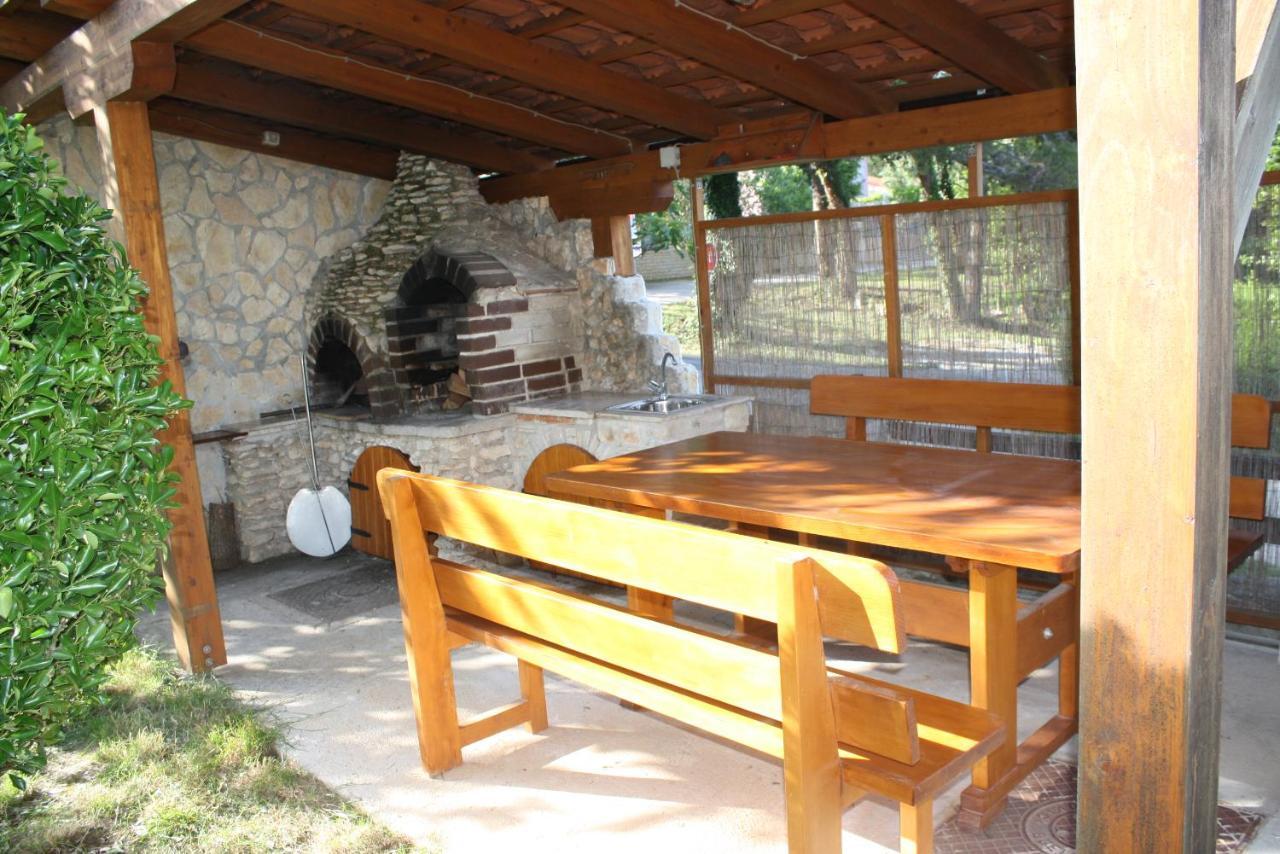 Holiday Home Radmila بريمونتيرا المظهر الخارجي الصورة