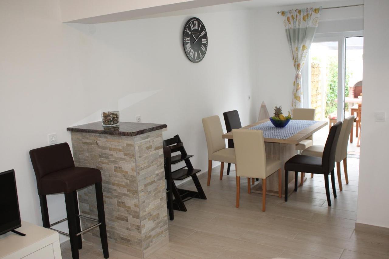 Holiday Home Radmila بريمونتيرا المظهر الخارجي الصورة
