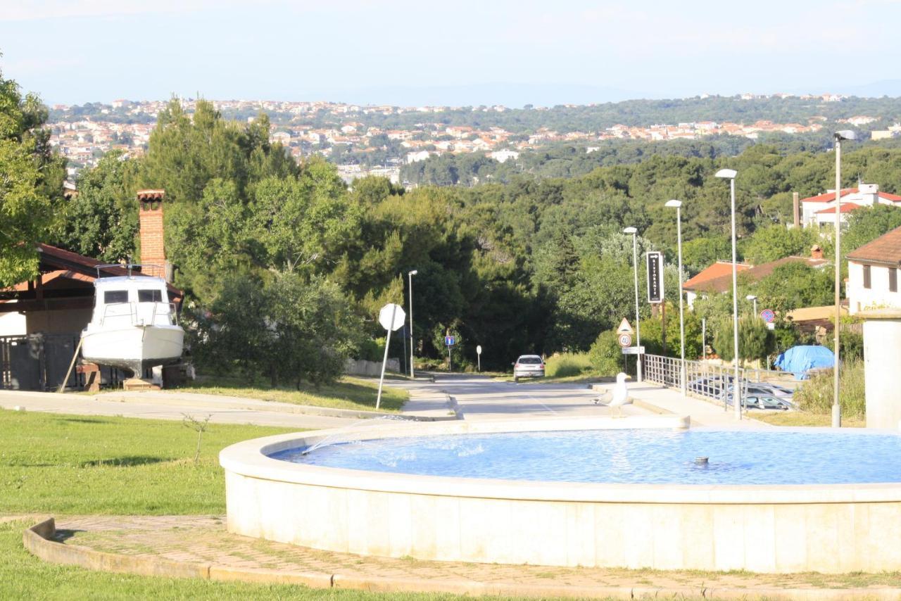 Holiday Home Radmila بريمونتيرا المظهر الخارجي الصورة